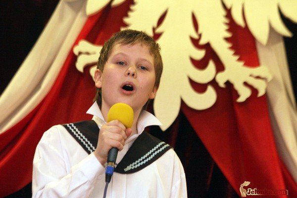 muzyka-z-biaym-orem-w-tle-wyniki-26443