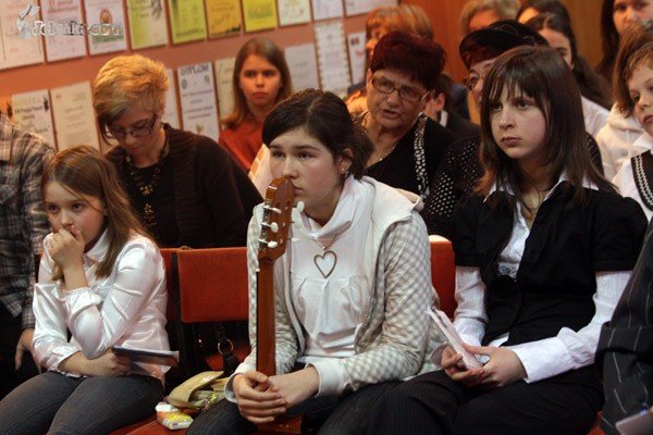muzyka-z-biaym-orem-w-tle-wyniki-26443