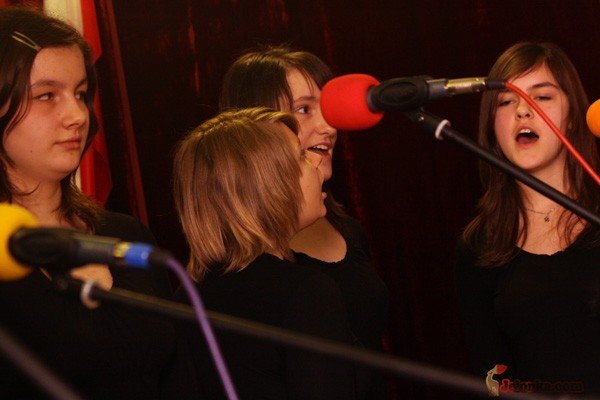 muzyka-z-biaym-orem-w-tle-wyniki-26443