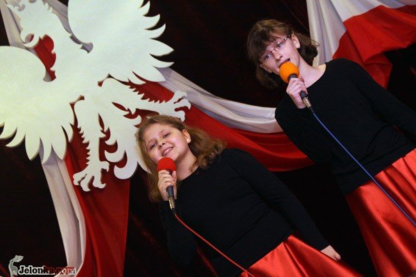muzyka-z-biaym-orem-w-tle-wyniki-26443
