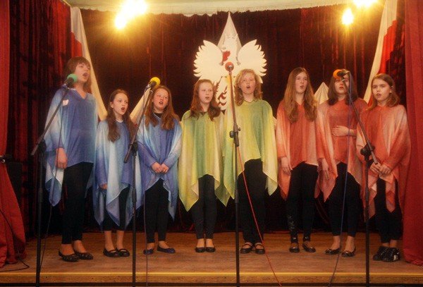 muzyka-z-biaym-orem-w-tle-wyniki-26443
