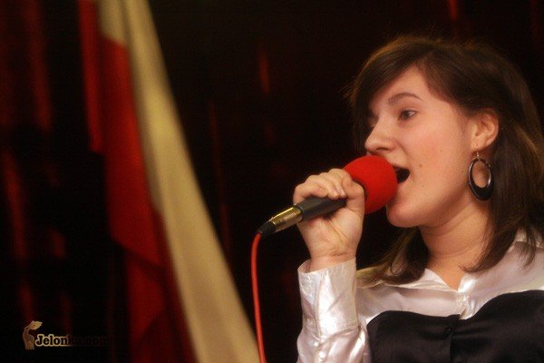muzyka-z-biaym-orem-w-tle-wyniki-26443
