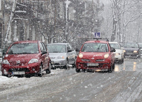 Ulica Skłodowskiej–Curie, poniedziałek, o godz. 12. 40.
