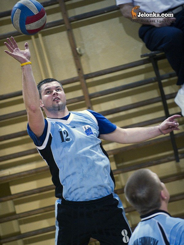 dwie-porazki-lidera-w-amatorskiej-lidze-siatkowki-26523