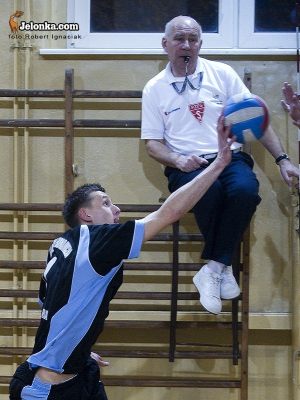 dwie-porazki-lidera-w-amatorskiej-lidze-siatkowki-26523