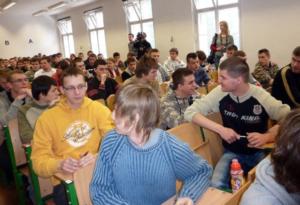 walczyli-o-komputery-i-playstation-26526