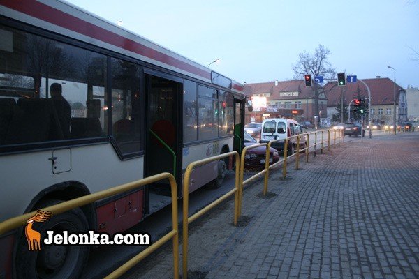 w-kolizji-poszkodowany-pasazer-mzk-26543