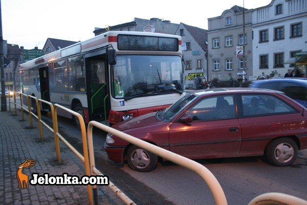 w-kolizji-poszkodowany-pasazer-mzk-26543