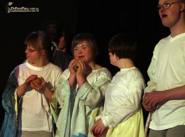 piekni-i-kochani-choc-troszke-inni-26603