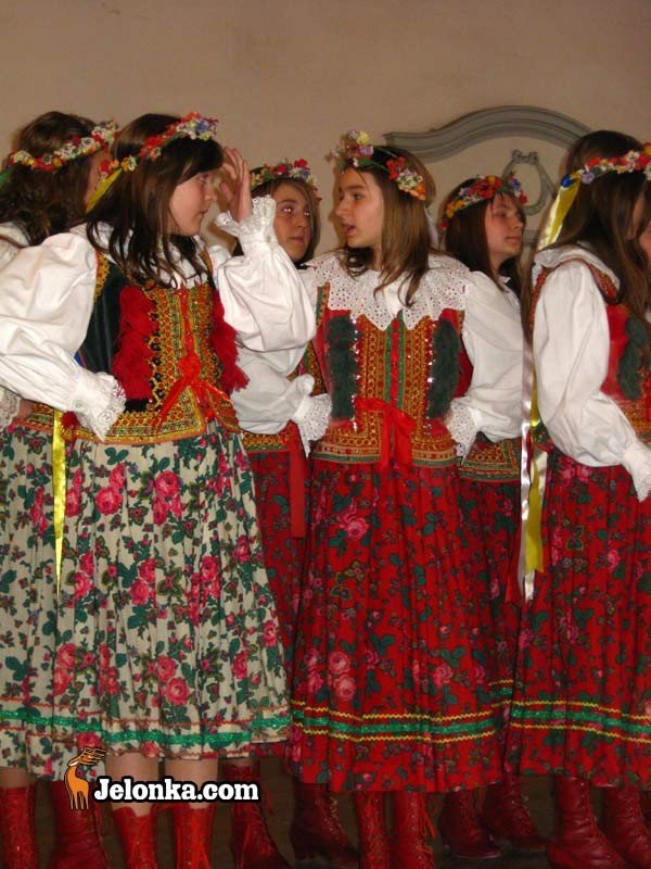 dwojka-za-otwartymi-drzwiami-26614