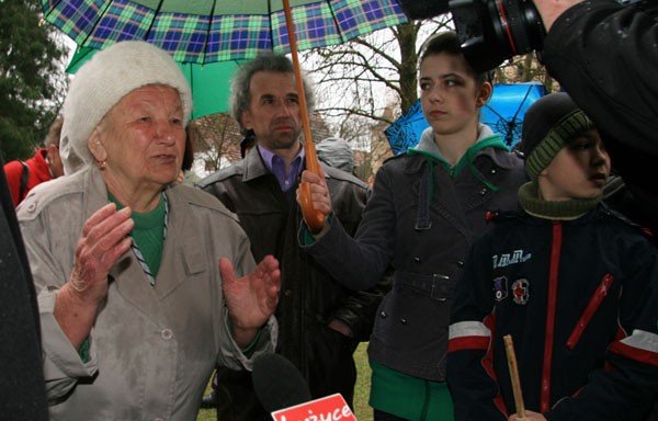 proboszcz-uciek-polna-droga-26739