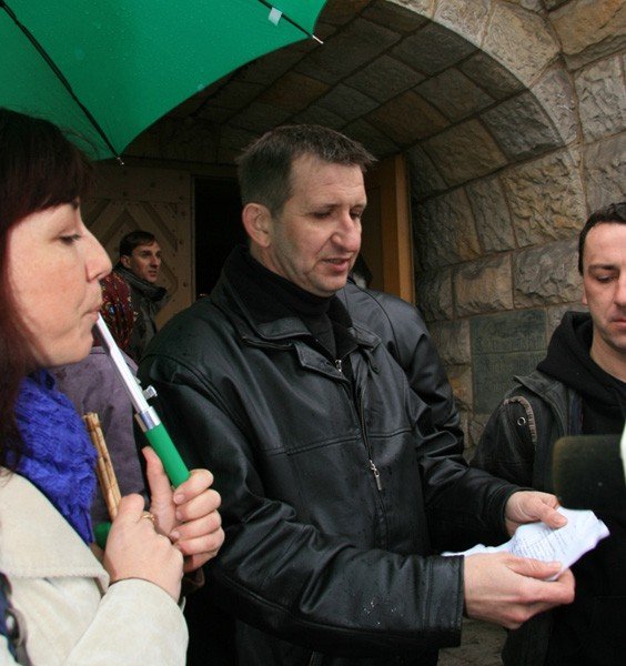 proboszcz-uciek-polna-droga-26739