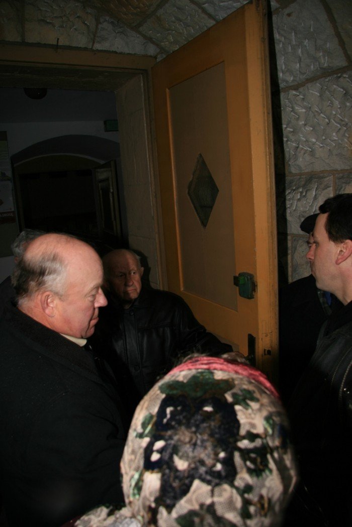 proboszcz-uciek-polna-droga-26739