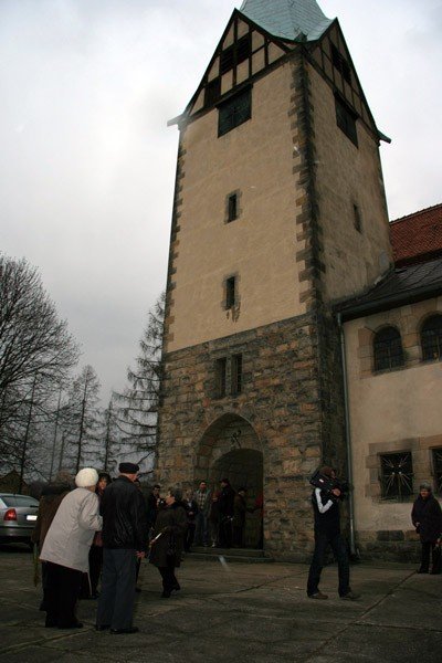 proboszcz-uciek-polna-droga-26739