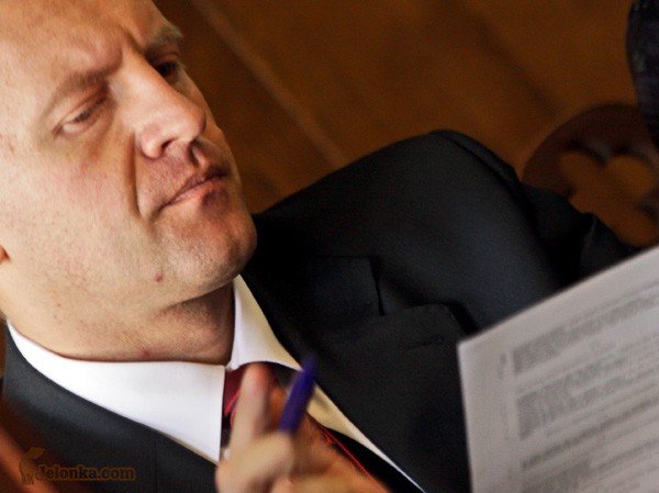 Hubert Papaj podczas dzisiejszej sesji rady miasta.