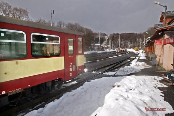 Stacja kolejowa w Korenovie. Być może latem będzie można tam dojechać pociągiem z Polski.