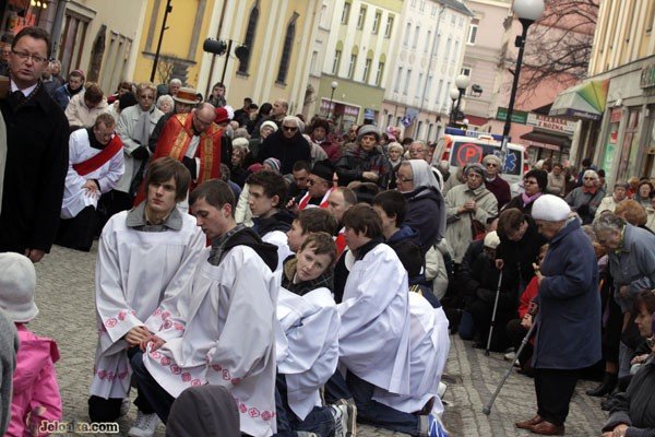 swiety-koscio-grzesznych-ludzi-26829