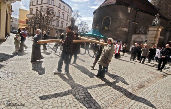 swiety-koscio-grzesznych-ludzi-26829