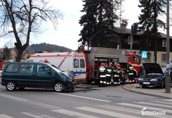 wypadek-na-niebezpiecznym-skrzyzowaniu-26847
