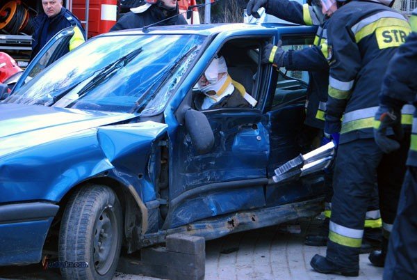 wypadek-na-niebezpiecznym-skrzyzowaniu-26847