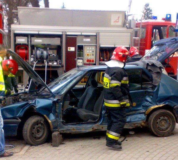 wypadek-na-niebezpiecznym-skrzyzowaniu-26847