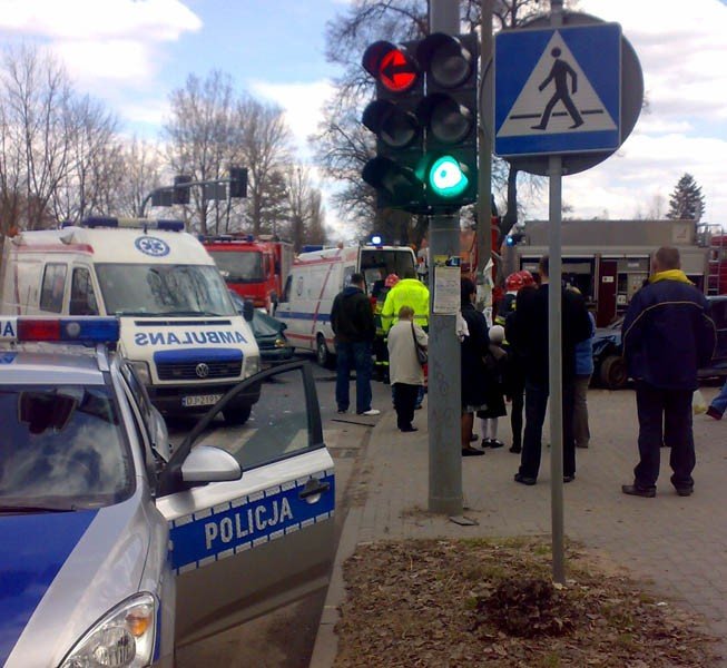 wypadek-na-niebezpiecznym-skrzyzowaniu-26847