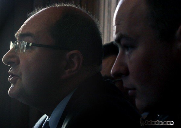 Marek Obrębalski z zastępcami: Miłoszem Sajnogiem i Jerzym Lenardem (w tle).