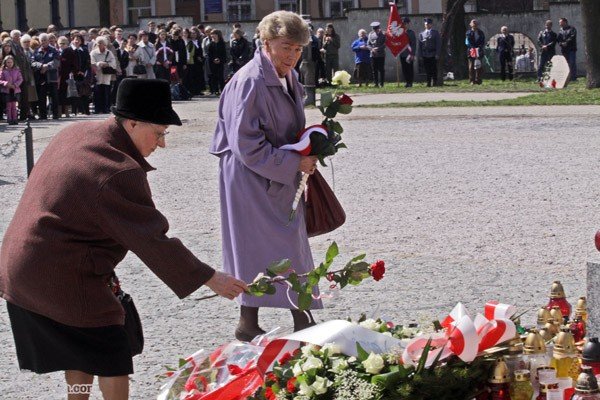 na-stos-cia-rzucili-polski-los-video-27001