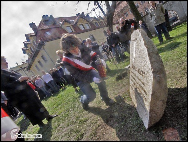 na-stos-cia-rzucili-polski-los-video-27001