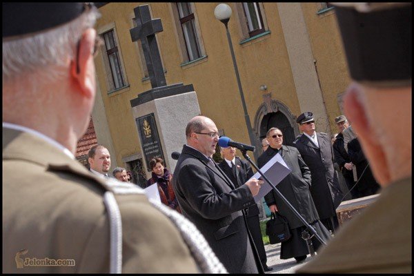 na-stos-cia-rzucili-polski-los-video-27001