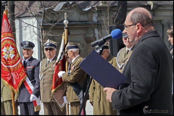 na-stos-cia-rzucili-polski-los-video-27001