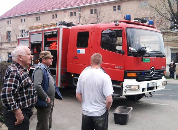 przez-predkosc-w-latarnie-27129