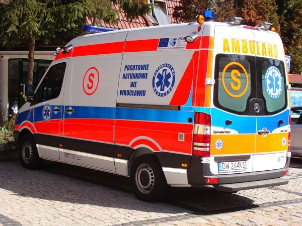 ratownicy-medyczni-wymieniaja-doswiadczenia-27327