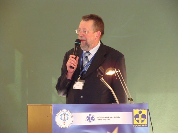 ratownicy-medyczni-wymieniaja-doswiadczenia-27327