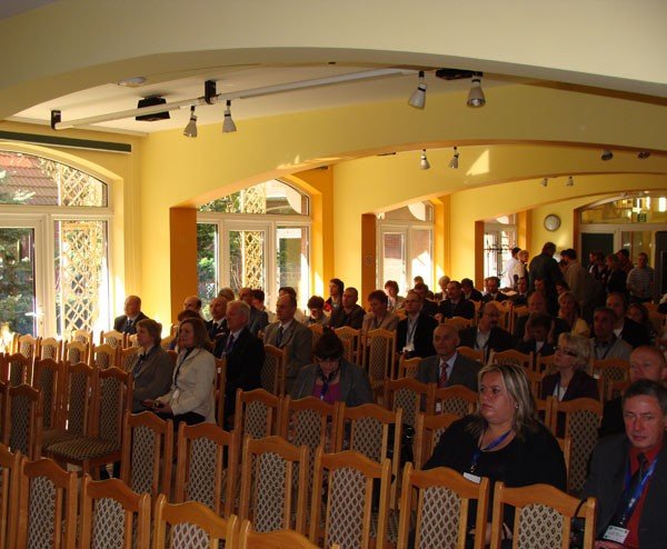ratownicy-medyczni-wymieniaja-doswiadczenia-27327