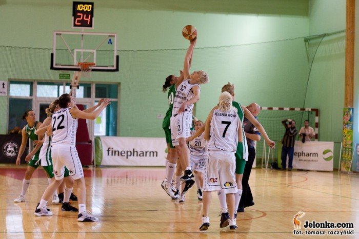 przegrana-koszykarek-na-zakonczenie-sezonu-foto-27371