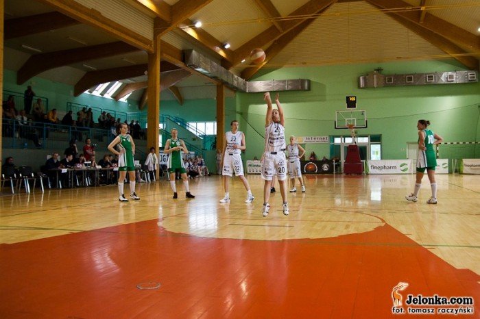 przegrana-koszykarek-na-zakonczenie-sezonu-foto-27371