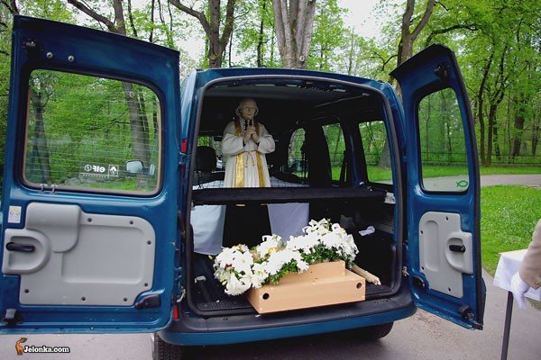 by-przykadem-dla-duchownych-27642