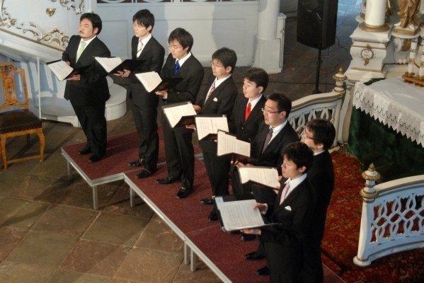 japonczycy-i-ptaszki-u-zbawiciela-27672