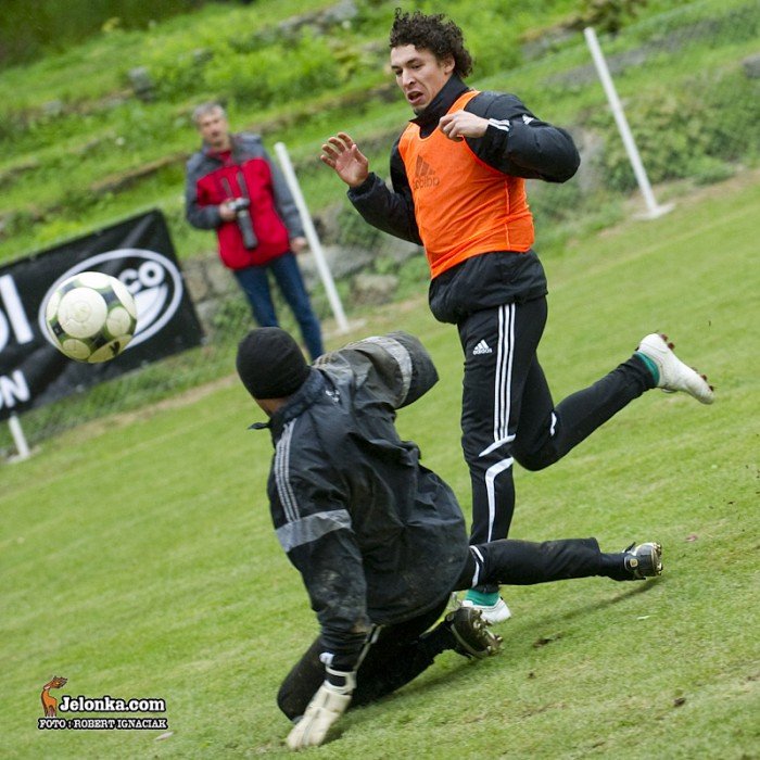 gks-bechatow-trenowa-na-boisku-kksu-27709