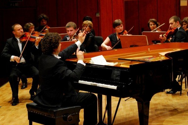 filharmonia-mozartem-brzmiaca-27777