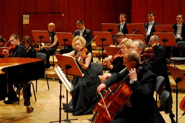 filharmonia-mozartem-brzmiaca-27777