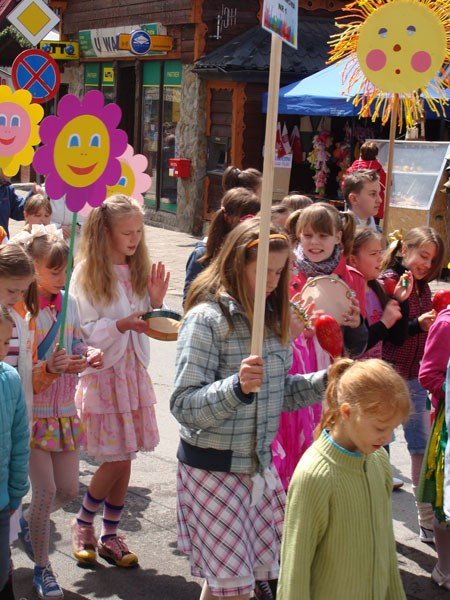 paradowali-w-soncu-przez-szklarska-porebe-27790