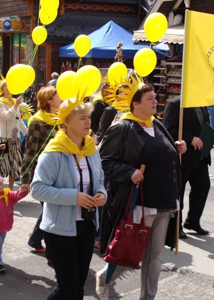 paradowali-w-soncu-przez-szklarska-porebe-27790