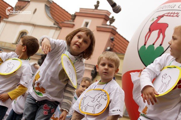 kolorowy-zwierzyniec-pod-ratuszem-27921