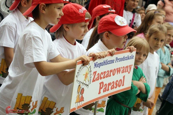 kolorowy-zwierzyniec-pod-ratuszem-27921