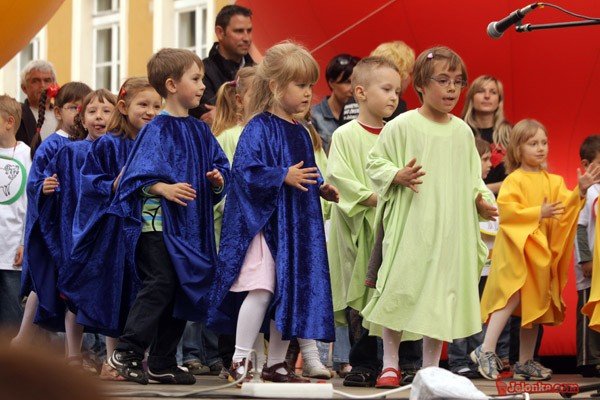 kolorowy-zwierzyniec-pod-ratuszem-27921