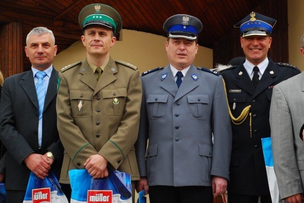 rodzinnie-na-festynie-u-ksiedza-steca-27955