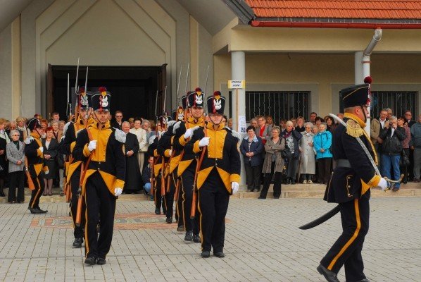 rodzinnie-na-festynie-u-ksiedza-steca-27955