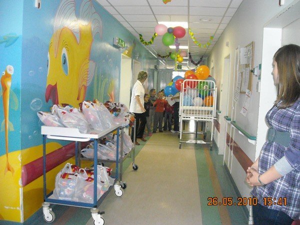 niesli-radosc-chorym-dzieciom-28016